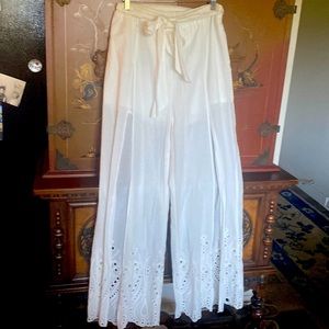 Fabulous White Eyelet Boston Proper Lounge Pants-L